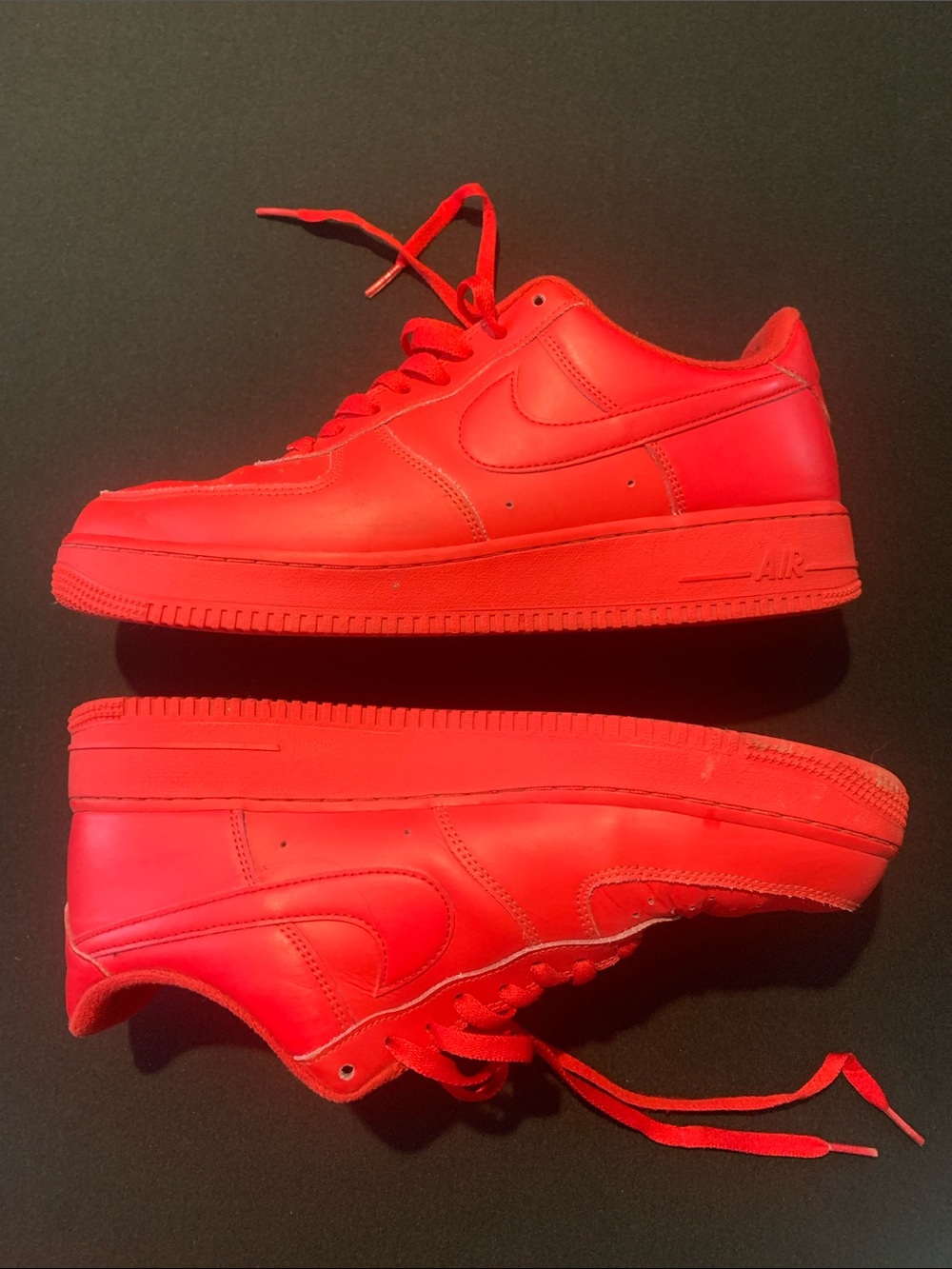 Nike Air Force 1 Men's Red Leather Low-Top Sneakers - Picture 3 of 9